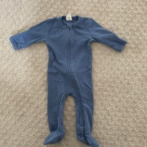 Baby footed bodysuit